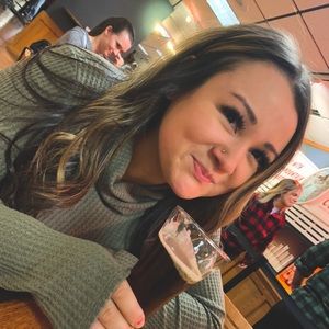 Meet your Posher, Naomi